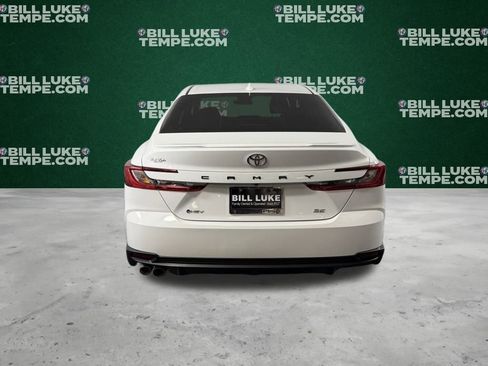 Used 2025 Toyota Camry SE image 8