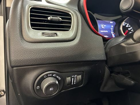 Used 2019 Jeep Compass Trailhawk AWD/4WD image 20