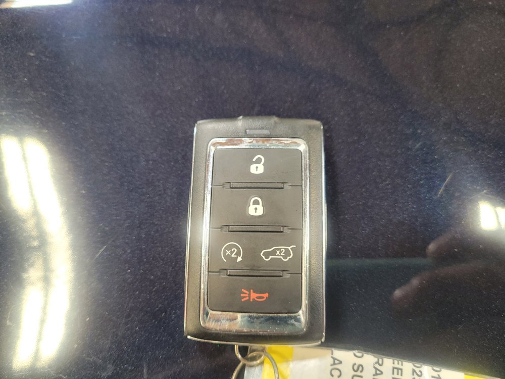 Used 2023 Jeep Grand Cherokee 4WD 4xe w/ Luxury Tech Group II image 32