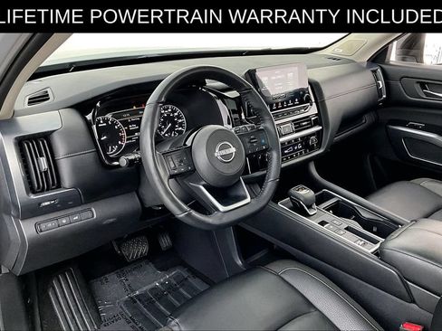 Used 2024 Nissan Pathfinder SL w/ SL Premium Package FWD image 16