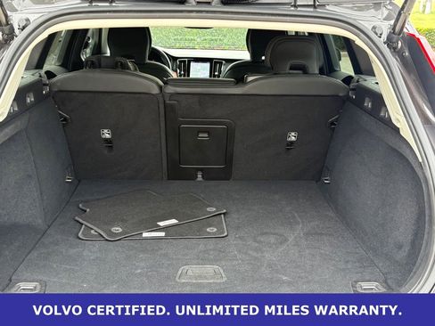 Certified 2025 Volvo V60 B5 Cross Country Plus AWD/4WD image 38
