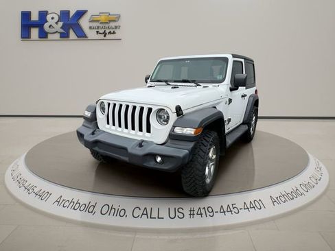 Used 2020 Jeep Wrangler Sport AWD/4WD image 3