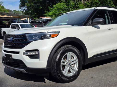 Used 2021 Ford Explorer XLT w/ Equipment Group 202A RWD image 2