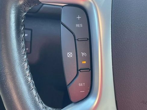 Used 2014 Chevrolet Traverse LT FWD image 22