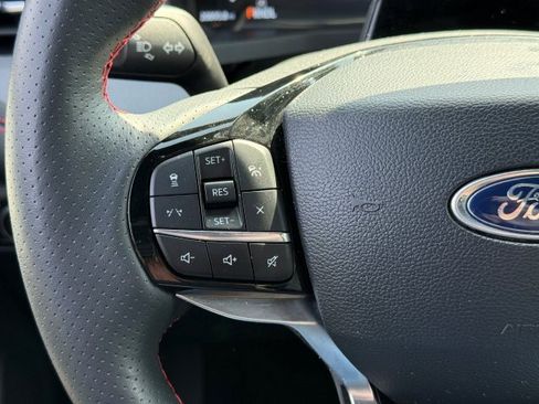 Used 2025 Ford Explorer ST-Line w/ ST-Line Street Pack image 37