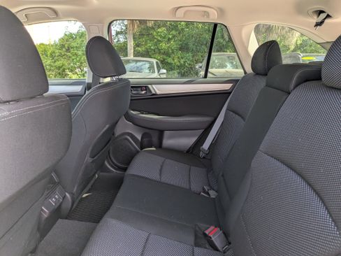Used 2019 Subaru Outback 2.5i Premium image 15