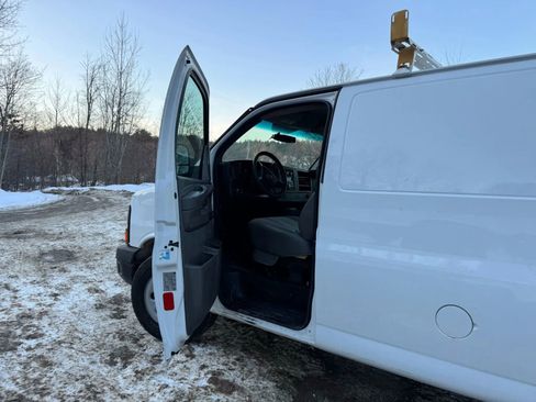 Used 2013 GMC Savana 1500 AWD image 8