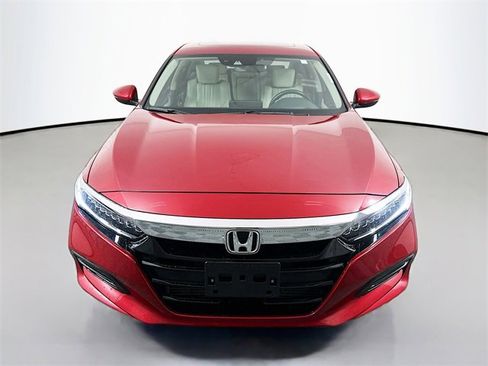 Used 2018 Honda Accord Touring image 2