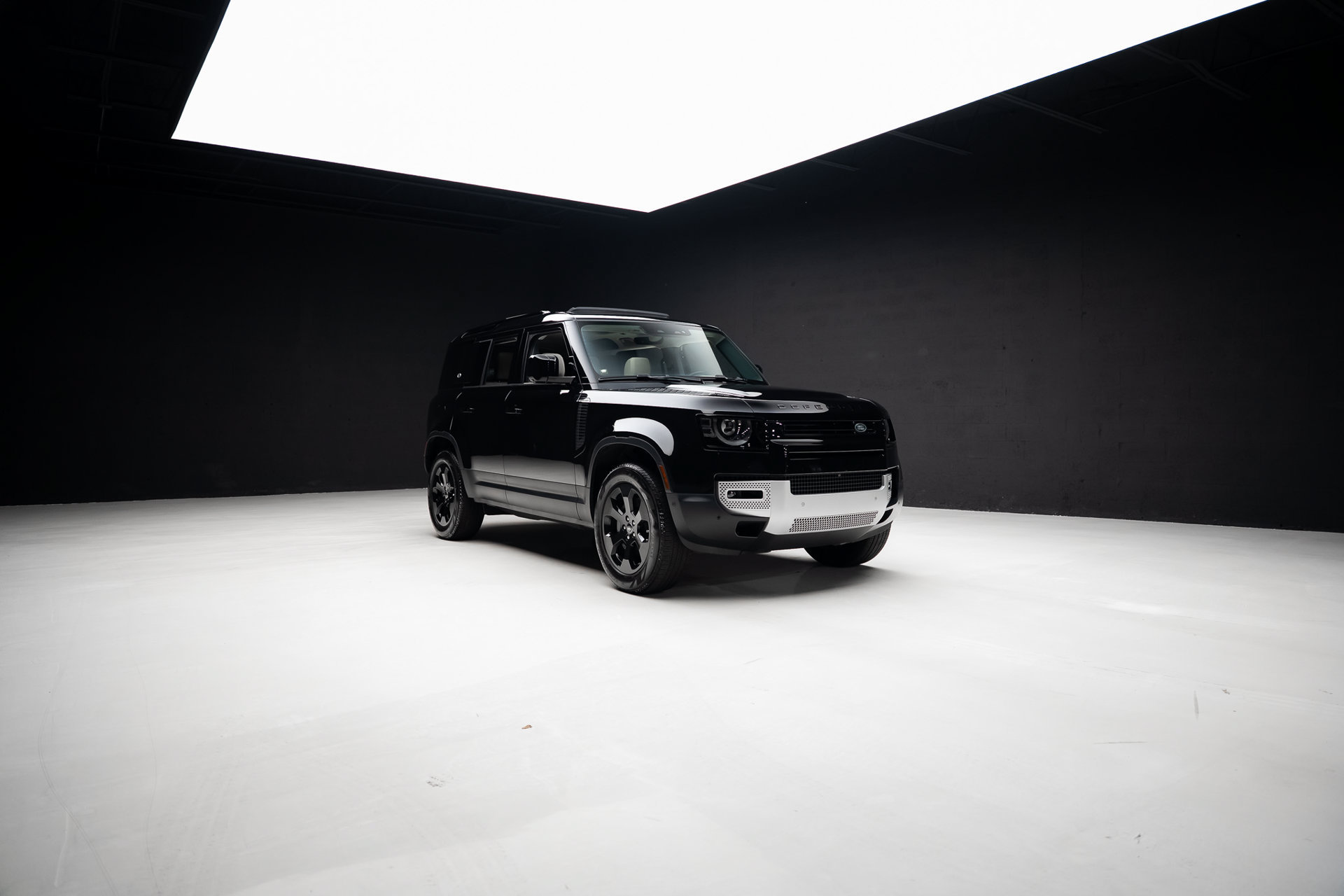 Used 2024 Land Rover Defender 110 S AWD/4WD image 85