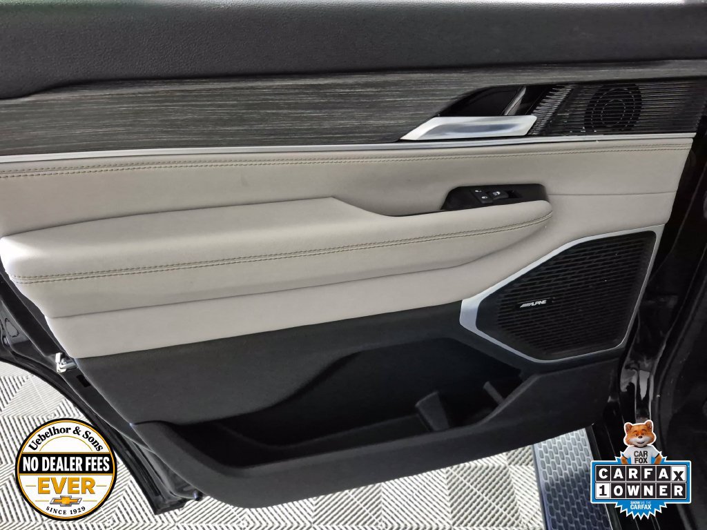 Used 2023 Jeep Wagoneer Series III w/ Preferred Equipment Group AWD/4WD image 26
