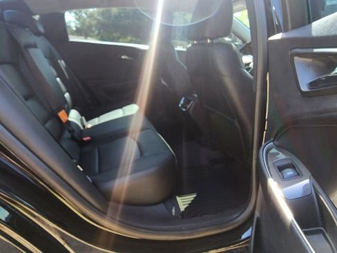 Used 2018 Chevrolet Malibu LT w/ Leather Package FWD image 22