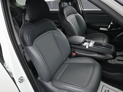 Used 2024 Kia EV9 Light Long Range image 42