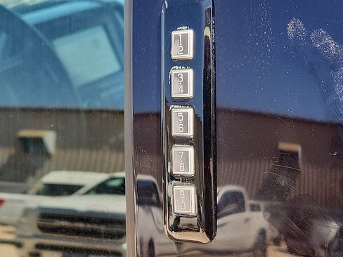 Used 2019 Ford F150 XLT AWD/4WD image 10