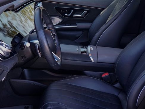 Used 2022 Mercedes-Benz EQS 580 4MATIC Sedan image 8