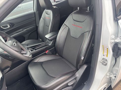 Used 2025 Jeep Compass Trailhawk AWD/4WD image 33