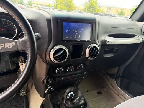 Used 2015 Jeep Wrangler Rubicon w/ Trailer Tow Group AWD/4WD image 25