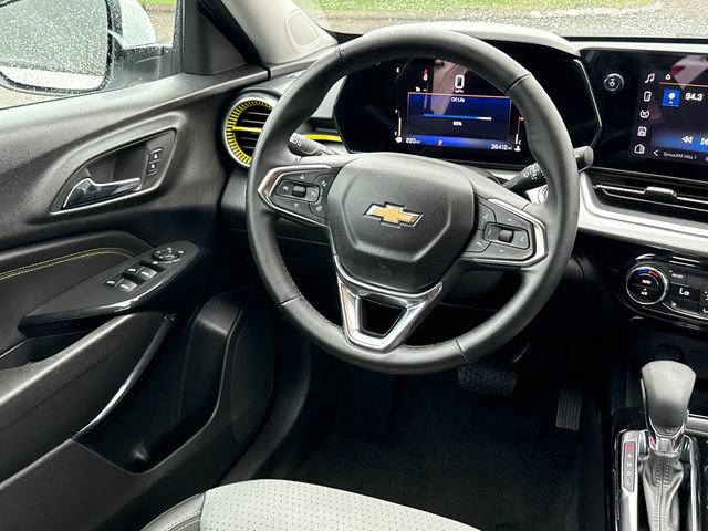 Used 2024 Chevrolet Trax LT w/ Driver Confidence Package FWD image 32
