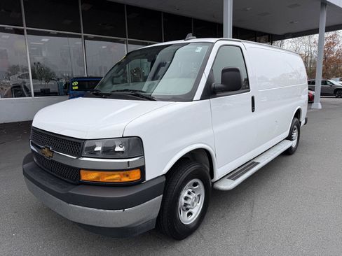 Used 2024 Chevrolet Express 2500 w/ Driver Convenience Package image 9
