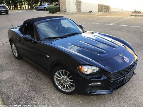 Used 2017 FIAT 124 Spider Classica RWD image 4