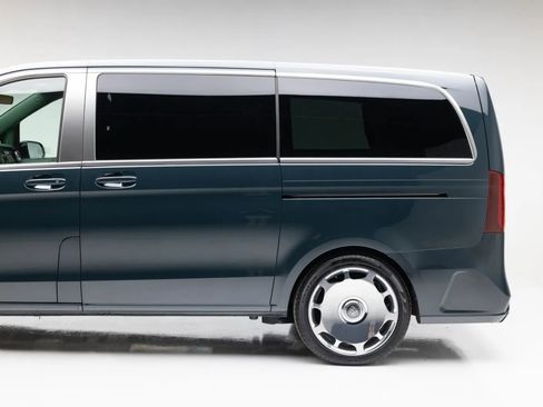 Used 2022 Mercedes-Benz Metris Passenger image 19