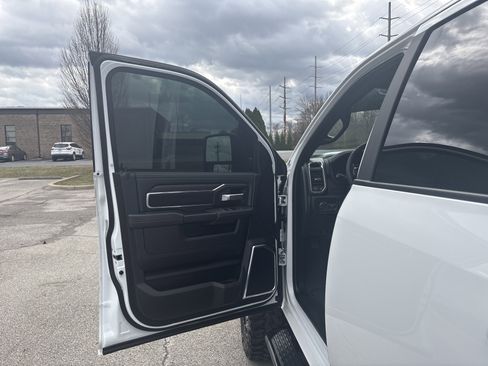 Used 2025 RAM 2500 Laramie w/ Night Edition image 9