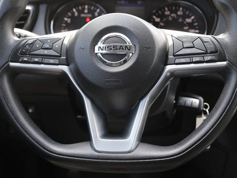 Used 2018 Nissan Rogue S AWD/4WD image 18