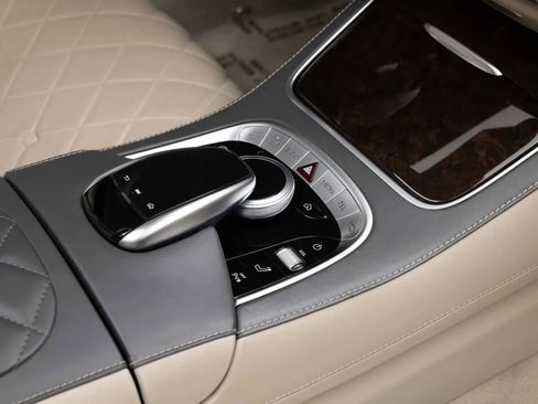 Used 2019 Mercedes-Benz S 560 Sedan image 18