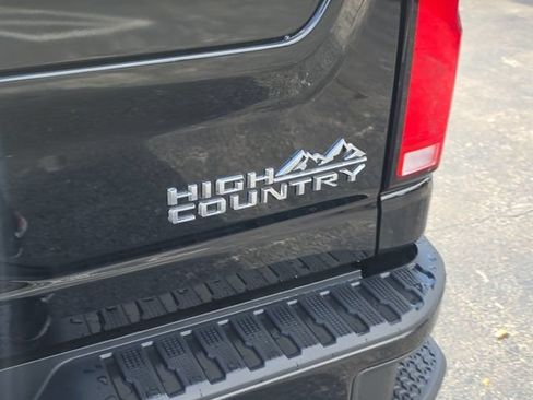 Used 2024 Chevrolet Silverado 2500 High Country w/ High Country Premium Package AWD/4WD image 7