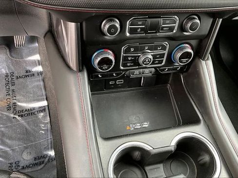 Used 2023 Chevrolet Suburban RST image 16