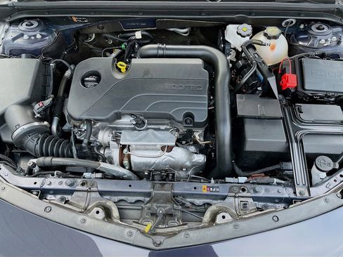Used 2025 Chevrolet Malibu LT FWD image 10