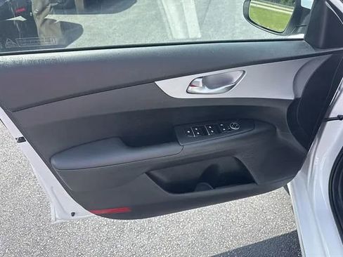 Used 2024 Kia Forte LXS w/ LXS Technology Package FWD image 7