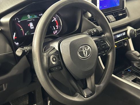 Used 2025 Toyota RAV4 XLE FWD image 14