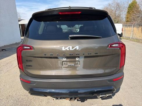 Used 2022 Kia Telluride EX w/ EX Premium Package image 4