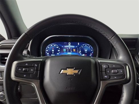 Used 2024 Chevrolet Suburban LT image 10