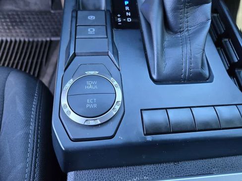 Used 2024 Toyota Tacoma SR5 image 15