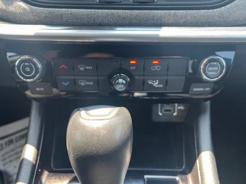 Used 2024 Jeep Compass Latitude AWD/4WD image 18