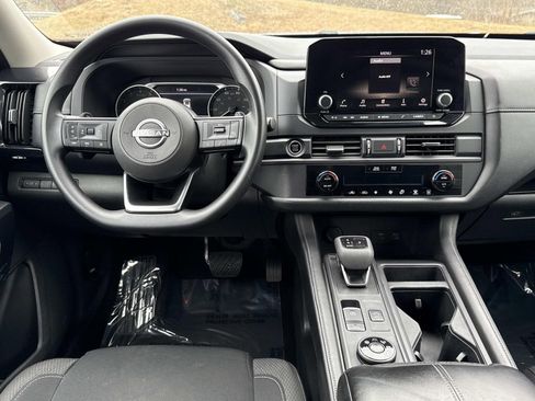 Used 2024 Nissan Pathfinder S image 8