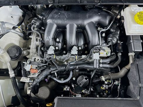 Used 2025 Nissan Pathfinder SV image 32