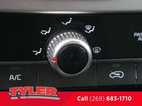 Used 2020 Kia Telluride LX AWD/4WD image 31