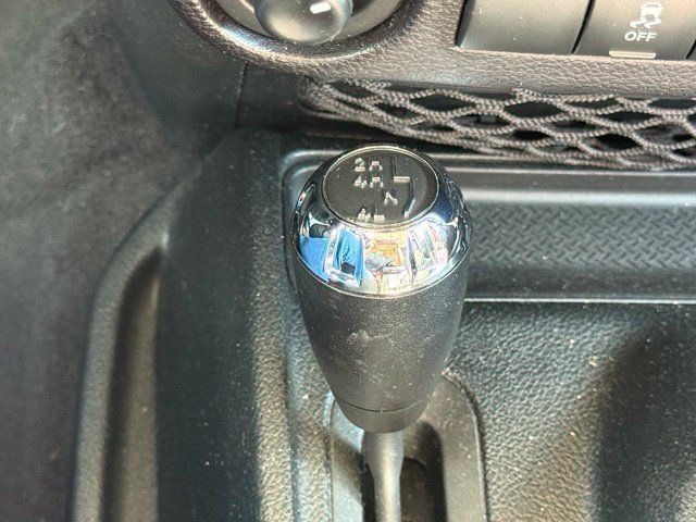Used 2018 Jeep Wrangler Unlimited Sport S AWD/4WD image 17