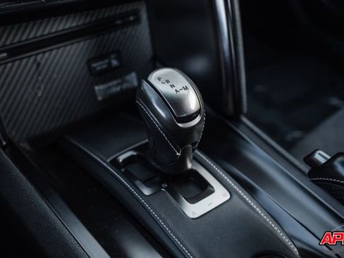 Used 2015 Nissan GT-R Premium image 12