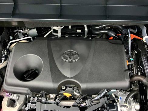 Used 2023 Toyota Highlander LE image 32