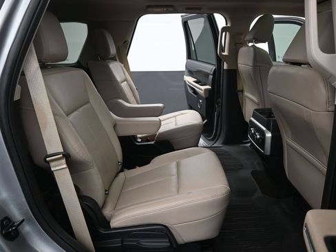 Used 2022 Ford Expedition XLT RWD image 23