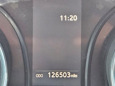 Used 2019 Toyota Camry SE w/ Convenience Package image 13