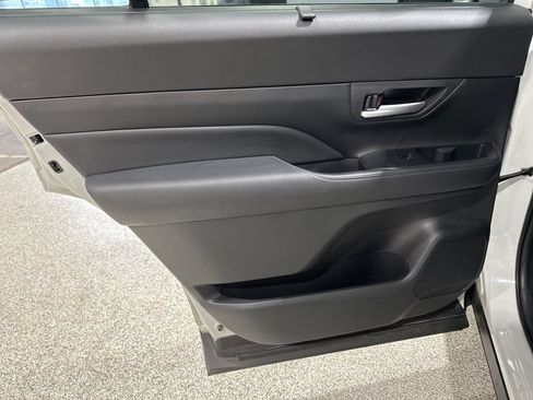 Certified 2024 Toyota Grand Highlander AWD image 16