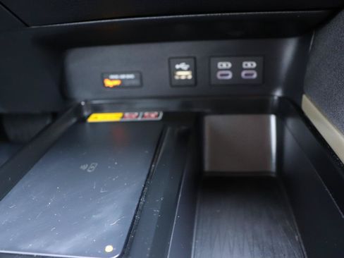 Used 2025 Toyota Camry LE FWD image 31