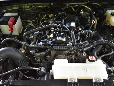 Used 2024 Toyota Tacoma SR5 RWD image 46