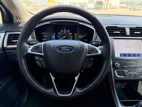 Used 2020 Ford Fusion SE w/ Equipment Group 151A FWD image 32