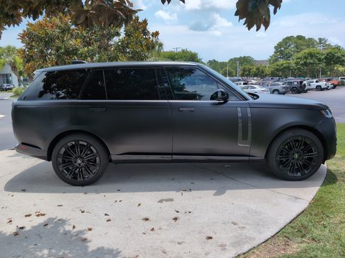 Used 2025 Land Rover Range Rover Long Wheelbase SE AWD/4WD image 11