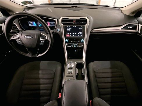 Used 2018 Ford Fusion SE w/ Fusion SE Technology Package FWD image 14
